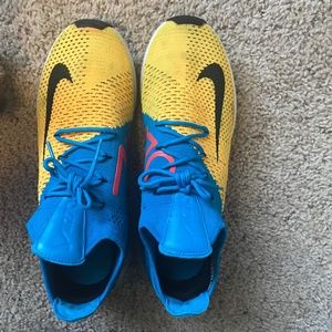 Men’s Nike tennis shoes